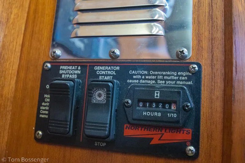 Slide: The Image of Chris-Craft Corinthian 1986 - 63