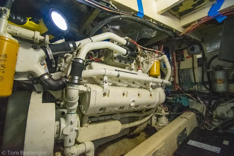 Slide: The Image of Chris-Craft Corinthian 1986 - 68