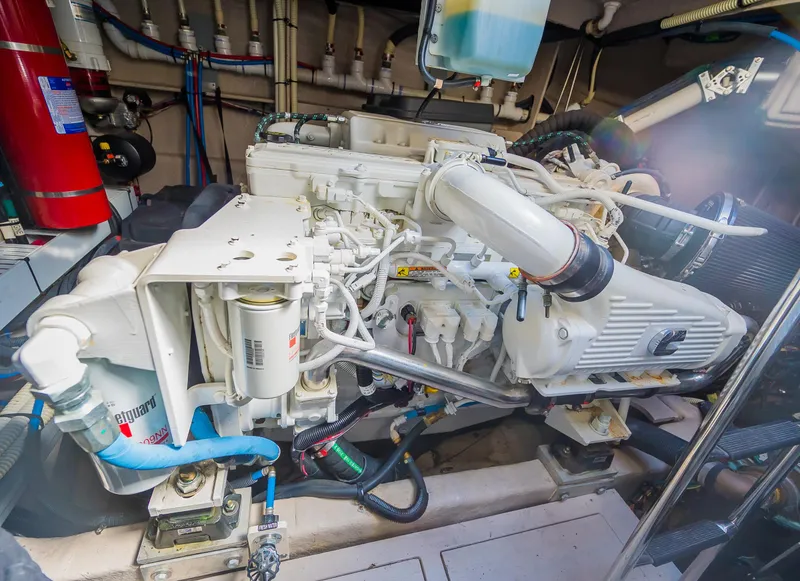 Slide: The Image of Engine room of a 2015 Sea Ray Sundancer 510 yacht. - 25