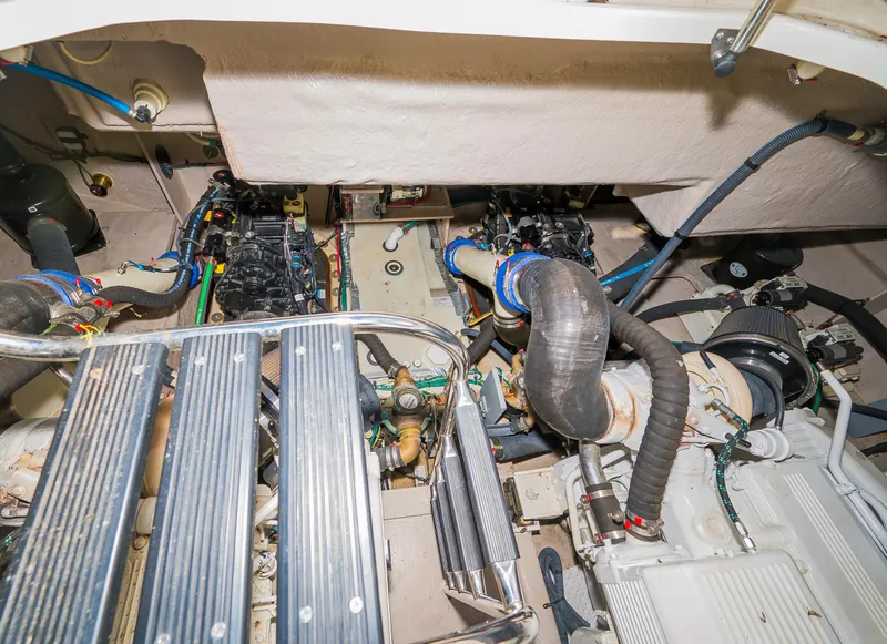 Slide: The Image of Engine room of a 2015 Sea Ray Sundancer 510 yacht. - 29