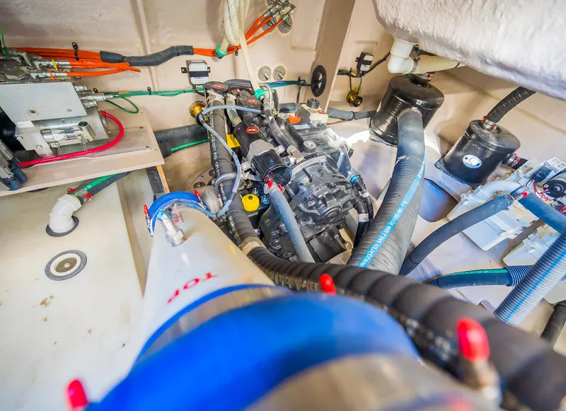 Slide: The Image of Engine room of a 2015 Sea Ray Sundancer 510 yacht. - 30