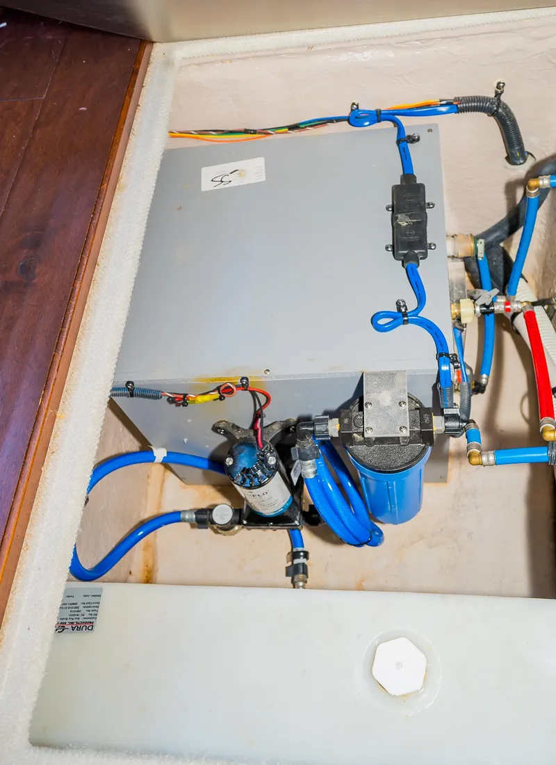 Slide: The Image of Electrical and plumbing system of a 2015 Sea Ray Sundancer 510 yacht. - 34