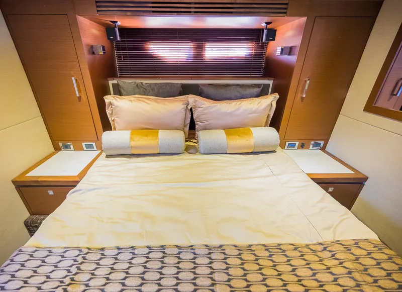 Slide: The Image of Luxurious bedroom interior of 2015 Sea Ray Sundancer 510 yacht with elegant bedding. - 40
