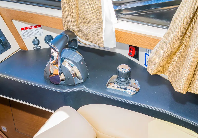 Slide: The Image of Sea Ray Sundancer 510 2015 - 52