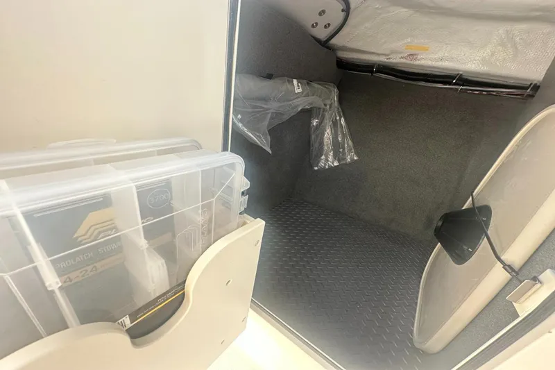 Slide: The Image of Grady-White Freedom 285 2026 - 21