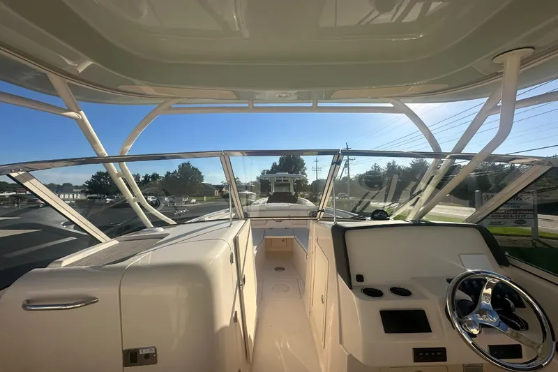 Slide: The Image of Grady-White Freedom 285 2026 - 22