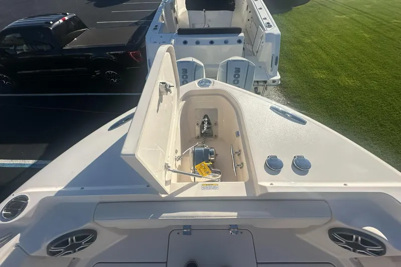 Slide: The Image of Grady-White Freedom 285 2026 - 26