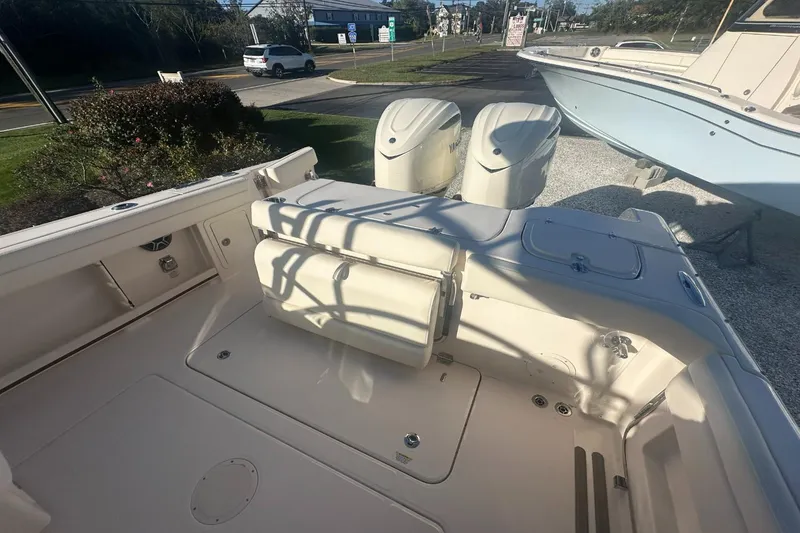 Slide: The Image of Grady-White Freedom 285 2026 - 4