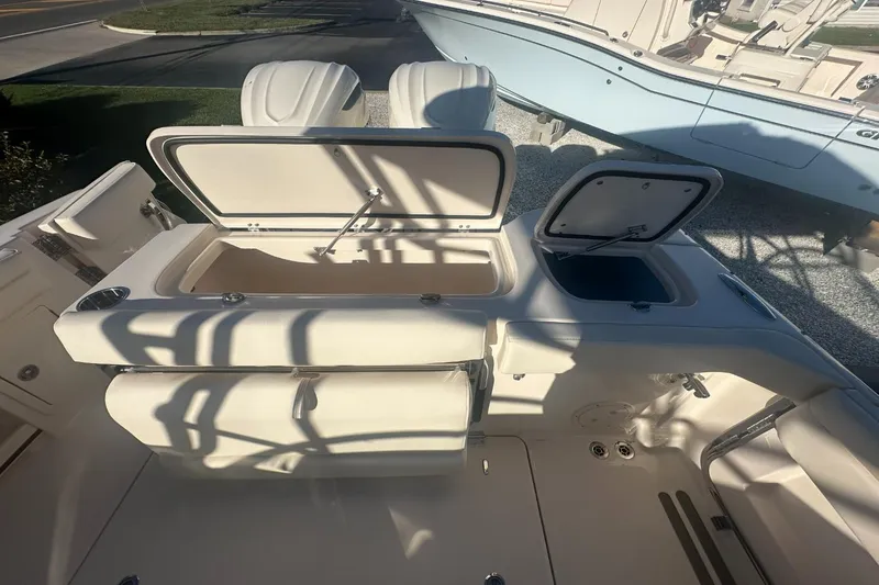 Slide: The Image of Grady-White Freedom 285 2026 - 6