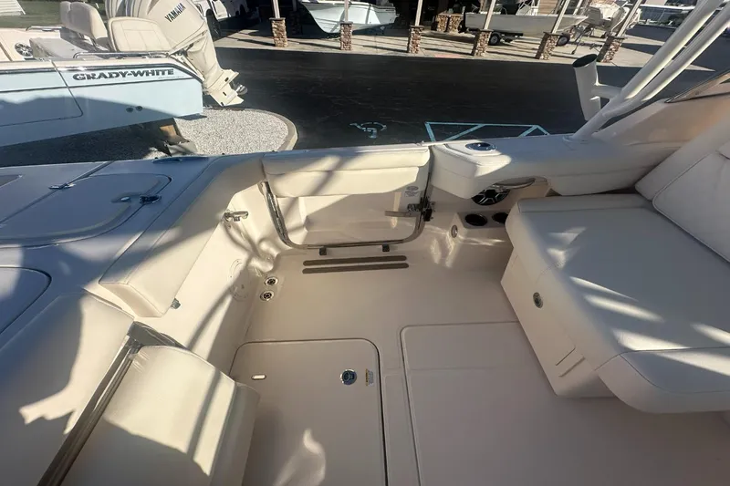 Slide: The Image of Grady-White Freedom 285 2026 - 7