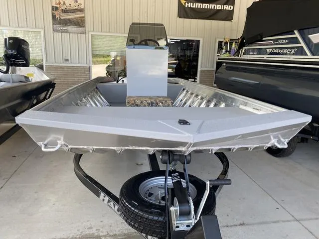 Slide: The Image of Southfork 1752VF Center Console 2026 - 5