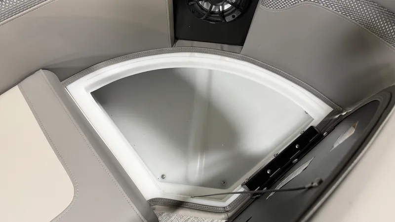 Slide: The Image of Premier 210SUNSATION 2027 - 21