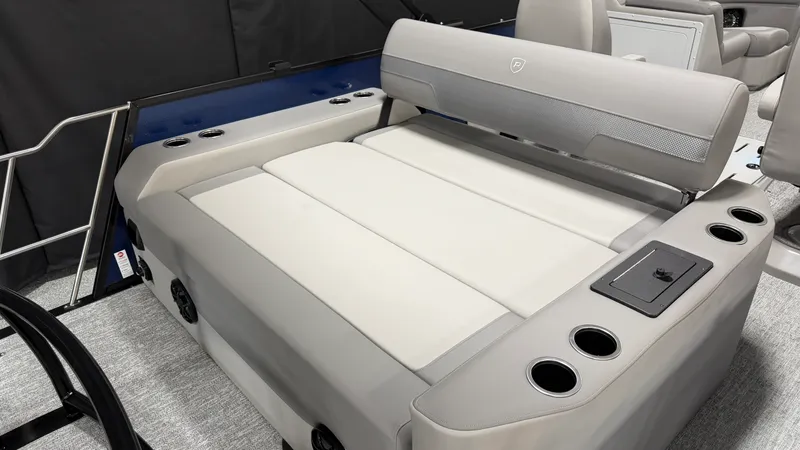 Slide: The Image of Premier 210SUNSATION 2027 - 61