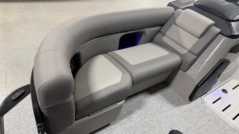 Slide: The Image of Premier 210SUNSATION 2027 - 11