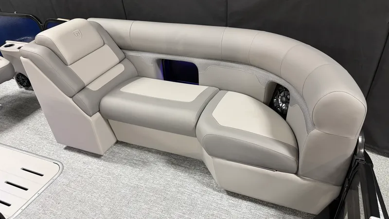 Slide: The Image of Premier 210SUNSATION 2027 - 18