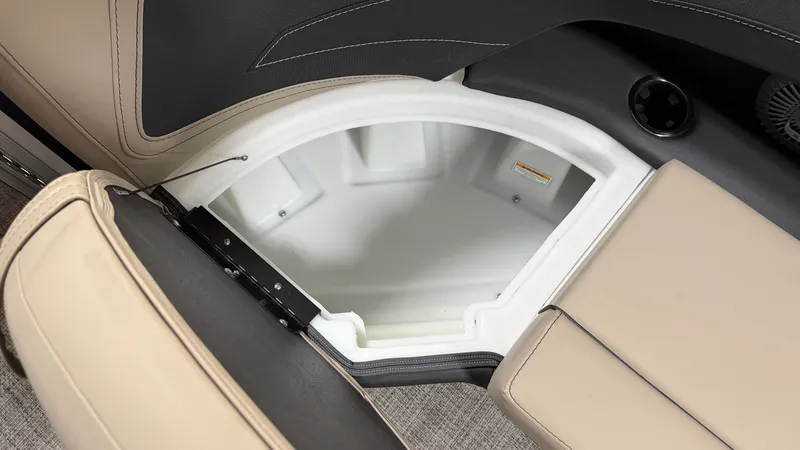 Slide: The Image of Barletta CABRIO22UC 2027 - 14