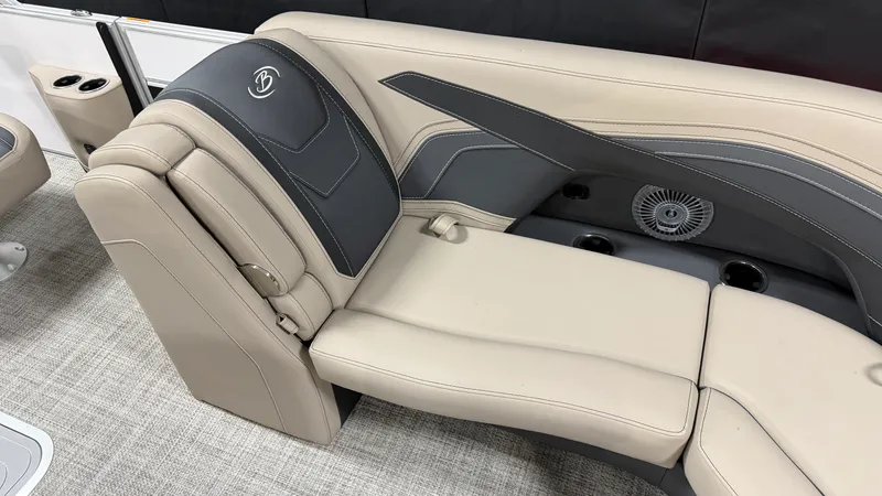 Slide: The Image of Barletta CABRIO22UC 2027 - 27