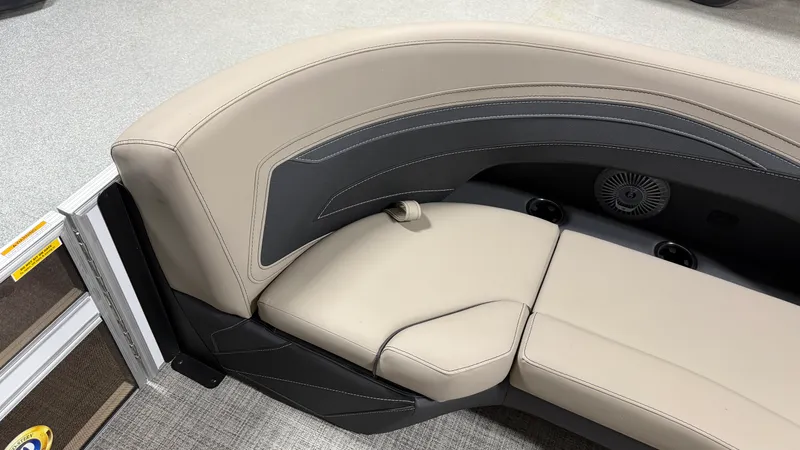 Slide: The Image of Barletta CABRIO22UC 2027 - 13