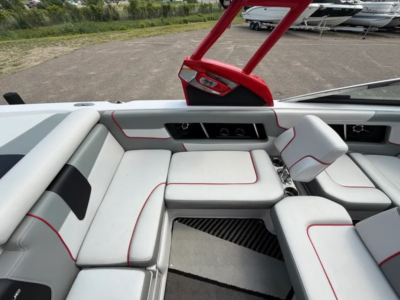 Slide: The Image of Nautique Super Air Nautique 230 2013 - 22