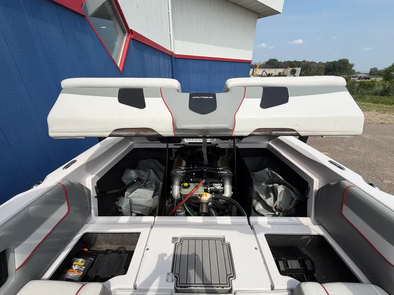 Slide: The Image of Nautique Super Air Nautique 230 2013 - 19