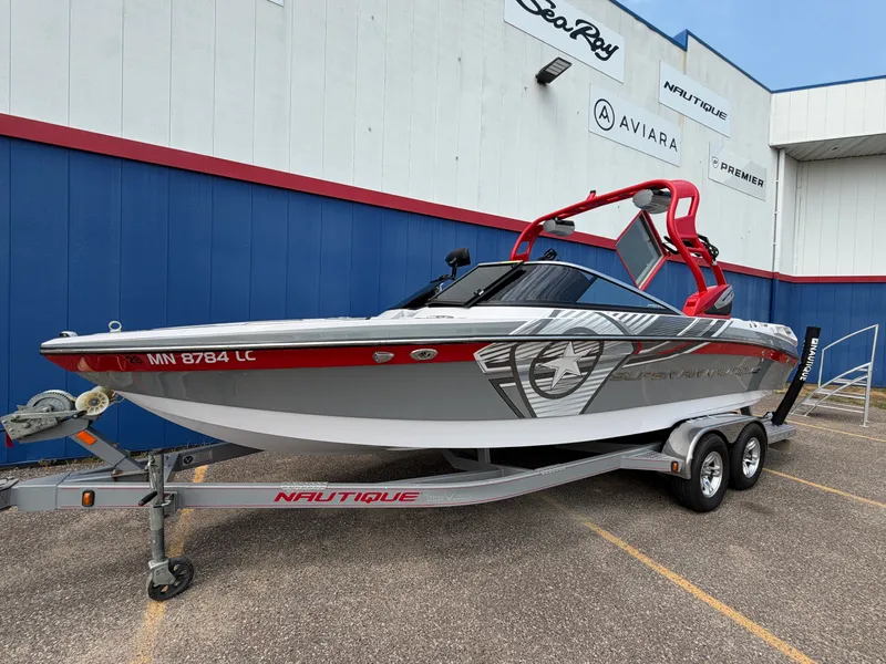 Slide: The Image of Nautique Super Air Nautique 230 2013 - 3
