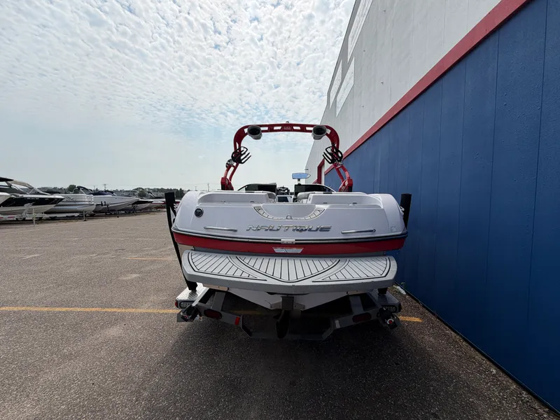 Slide: The Image of Nautique Super Air Nautique 230 2013 - 6
