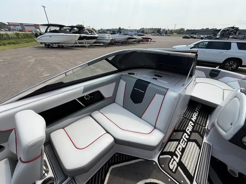 Slide: The Image of Nautique Super Air Nautique 230 2013 - 24