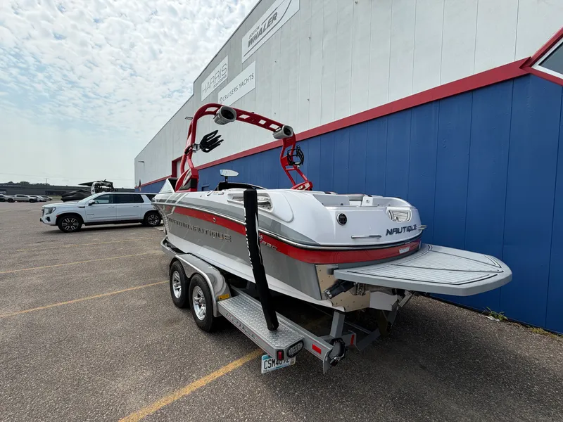 Slide: The Image of Nautique Super Air Nautique 230 2013 - 4