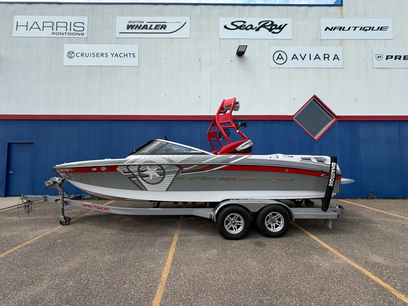 The Image of Nautique Super Air Nautique 230 2013 - 0