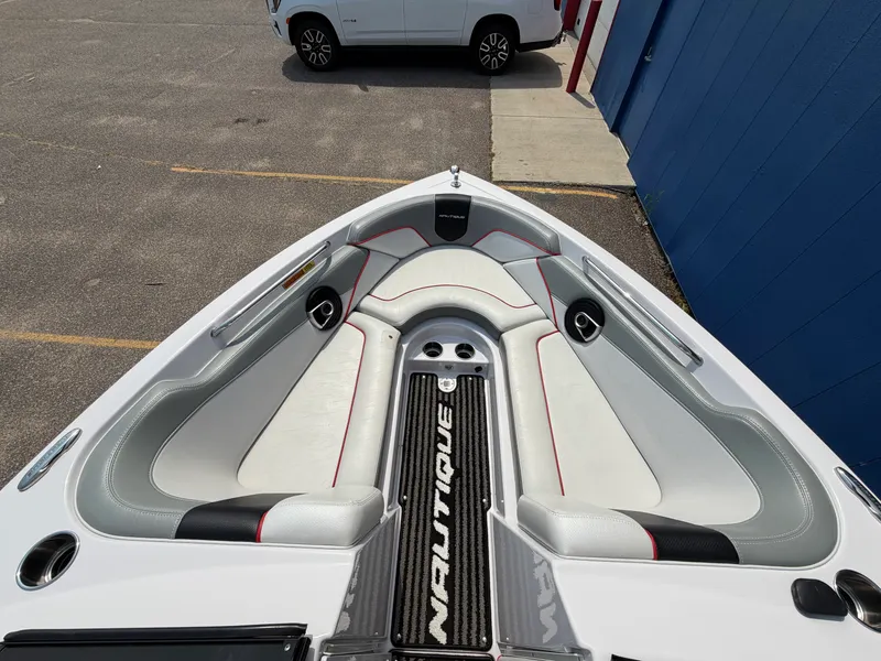 Slide: The Image of Nautique Super Air Nautique 230 2013 - 37