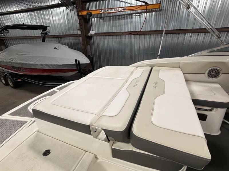 Slide: The Image of Sea Ray 220 SD 2012 - 57