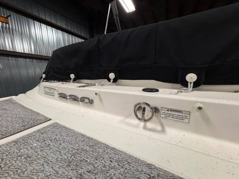 Slide: The Image of Sea Ray 220 SD 2012 - 9