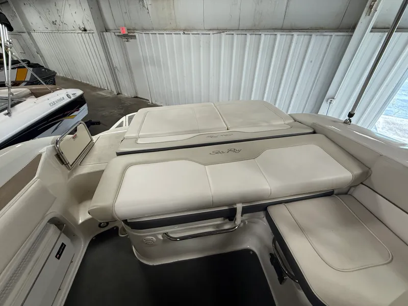 Slide: The Image of Sea Ray 220 SD 2012 - 81
