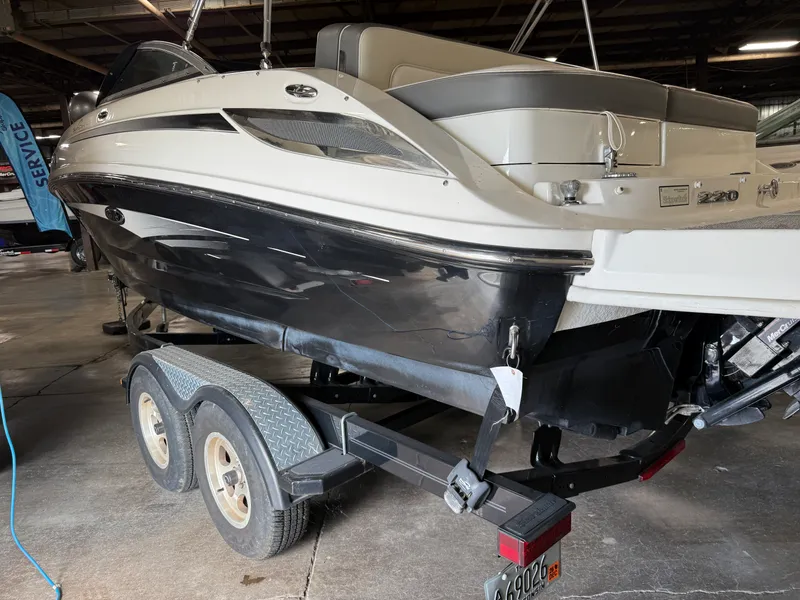 Slide: The Image of Sea Ray 220 SD 2012 - 61