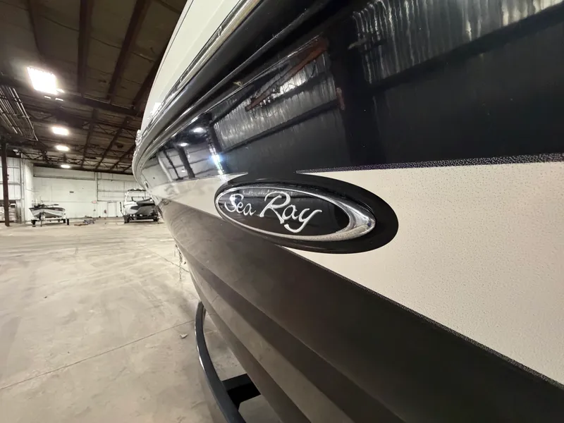 Slide: The Image of Sea Ray 220 SD 2012 - 53