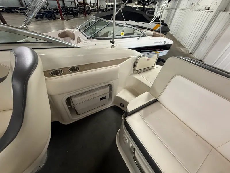 Slide: The Image of Sea Ray 220 SD 2012 - 72