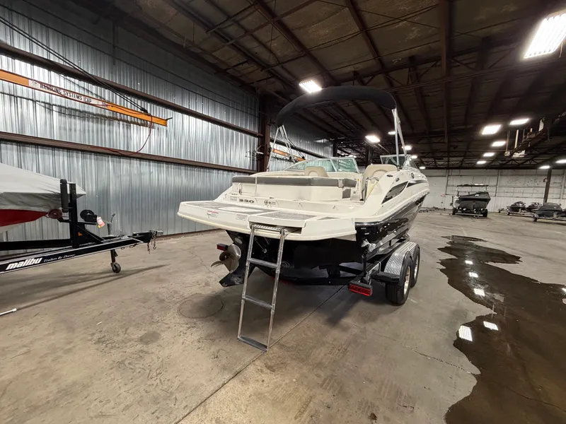 Slide: The Image of Sea Ray 220 SD 2012 - 50