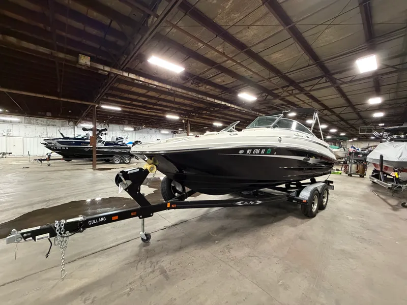 Slide: The Image of Sea Ray 220 SD 2012 - 46