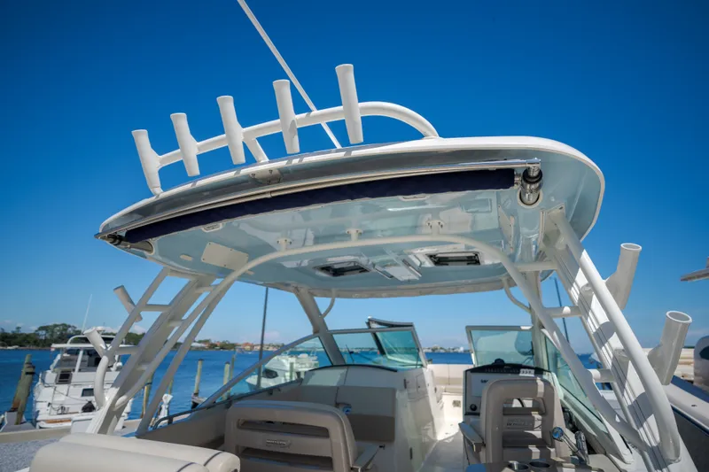 Slide: The Image of Boston Whaler VANTAGE 320 2025 - 26