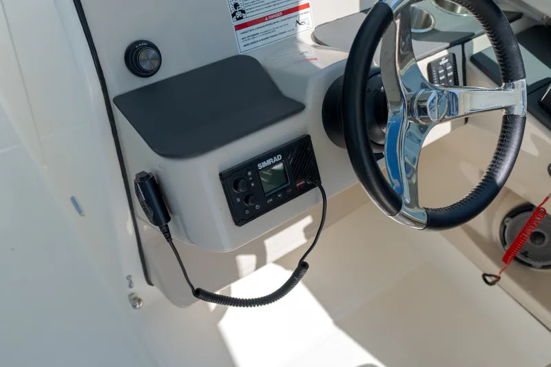 Slide: The Image of Boston Whaler VANTAGE 320 2025 - 13