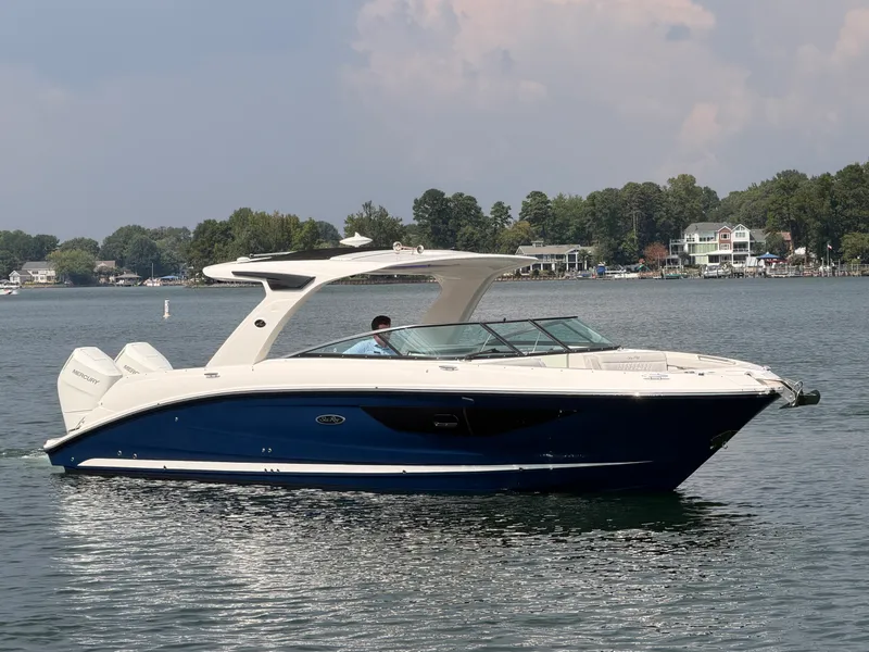 Slide: The Image of Sea Ray SLX 350 Outboard 2025 - 2