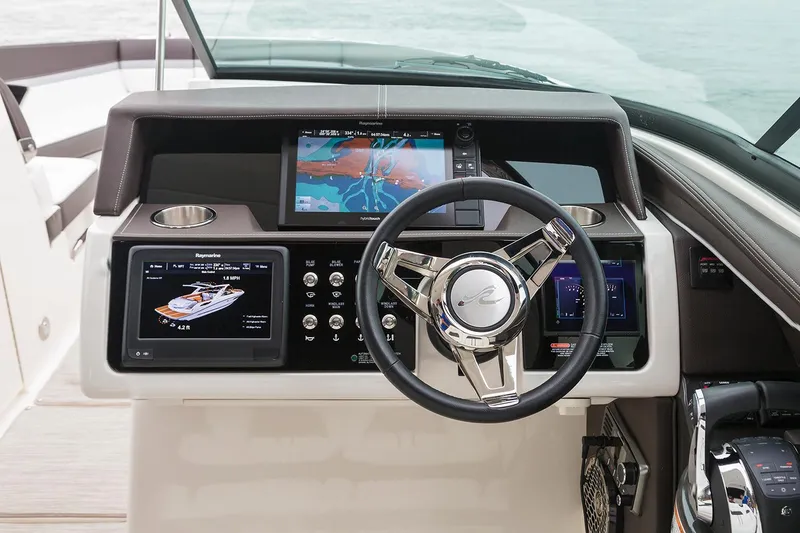 Slide: The Image of Sea Ray SLX 350 Outboard 2025 - 8