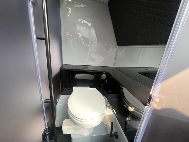Slide: The Image of Luxurious bathroom interior of the 2023 BRABUS Shadow 900 Deep Blue boat. - 23