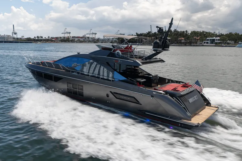 Slide: The Image of Azimut S7 2019 - 14