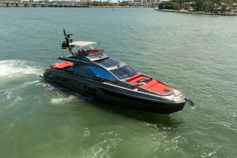 Slide: The Image of Azimut S7 2019 - 5