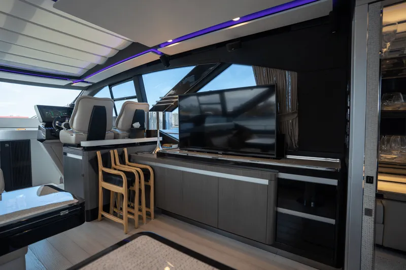 Slide: The Image of Azimut S7 2019 - 50