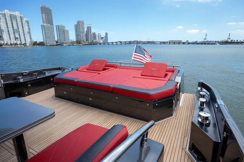 Slide: The Image of Azimut S7 2019 - 52