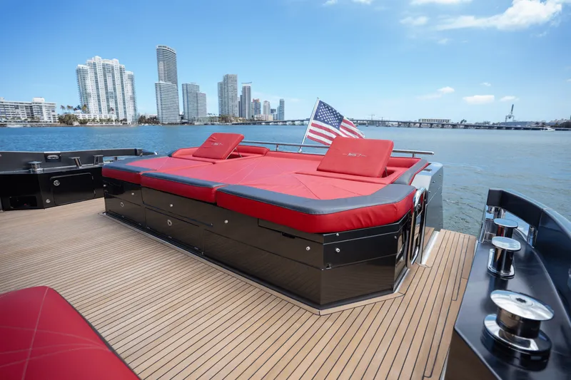 Slide: The Image of Azimut S7 2019 - 53