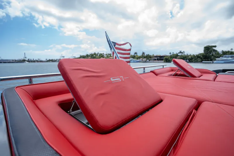 Slide: The Image of Azimut S7 2019 - 54