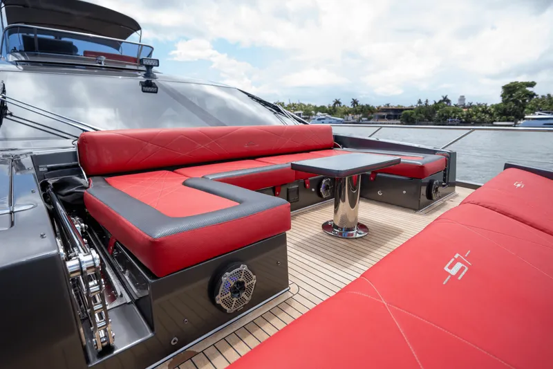 Slide: The Image of Azimut S7 2019 - 59